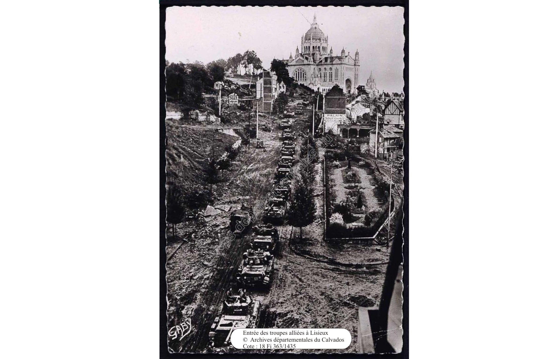 Entrée des troupes alliées à Lisieux