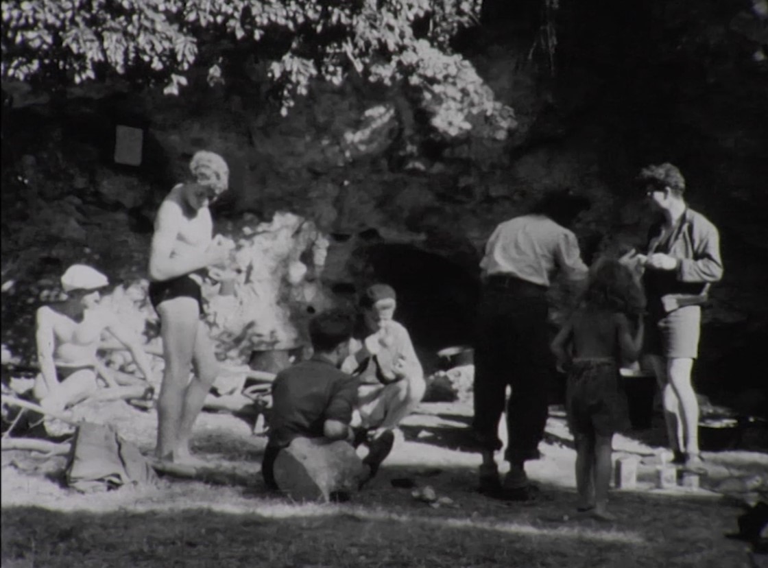 Arcy-sur-Cure, 1952