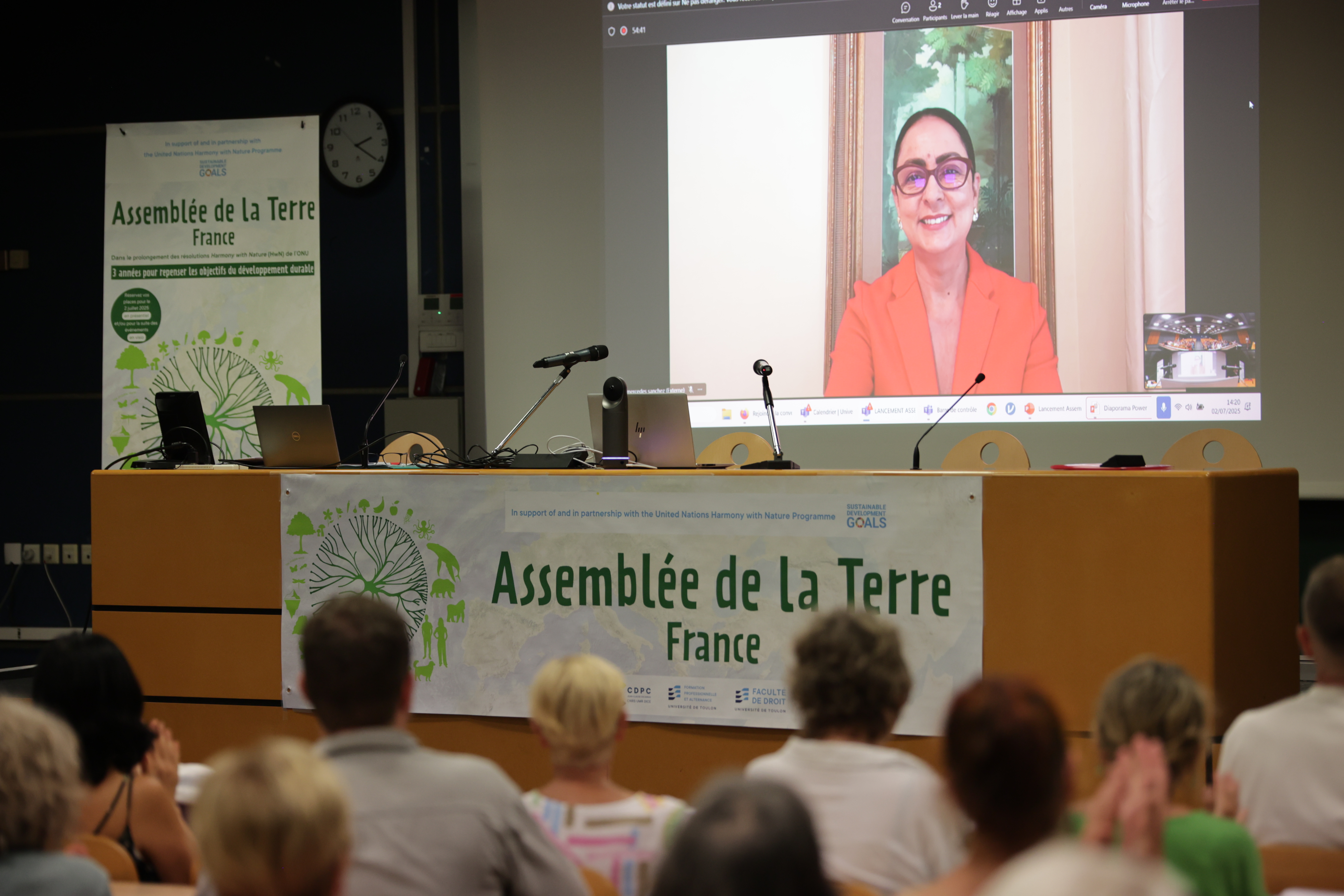 Intervention Maria Mercedes Sanchez dans amphithéâtre