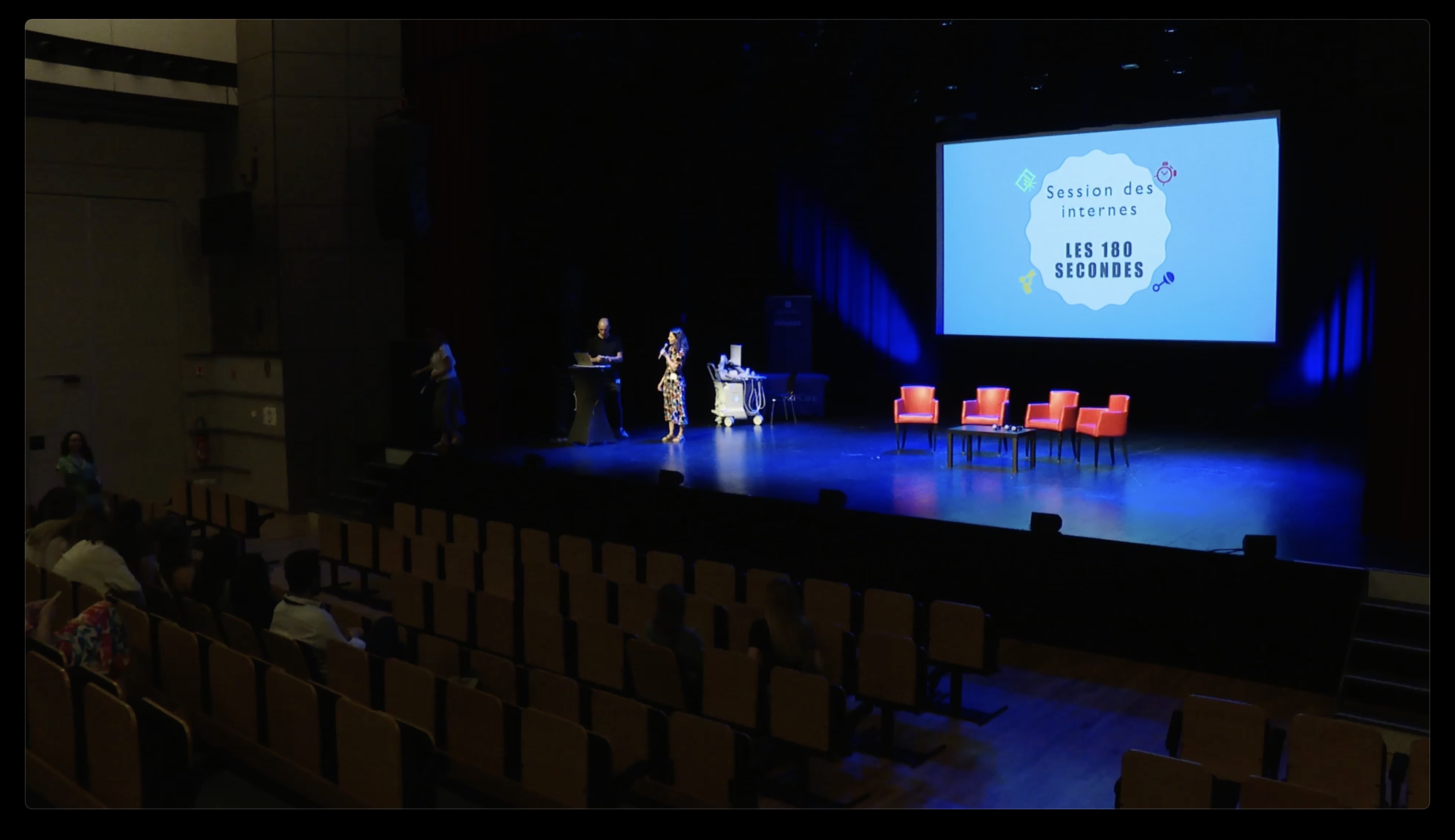 Plan large de la conférence