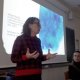 Photo de Magali Molinié intervenant dans le séminaire Anthropologie de la violence, de la mort et du deuil