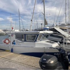 L’Haliotis à quai dans la marina de Porto Ercole