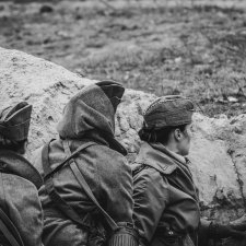 Photo en noir et blanc de femmes sur le front de la première guerre mondiale