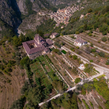 Vue aérienne du monastère de Saorge