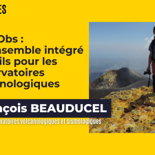 Photo représentant François Beauducel à proximité d'un volcan