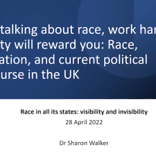 Titre de l'intervention sur fond bleu et nom et prénom de l'intervenante