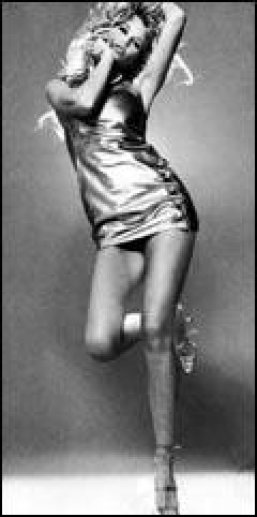 Une image du book de Claudia Schiffer, accessible sur internet
