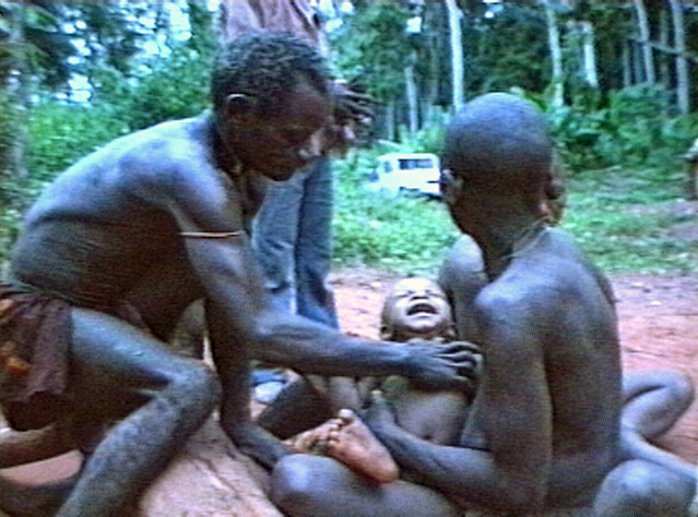 1987-03 RCA Aka video fumigation Boyangi04.jpg