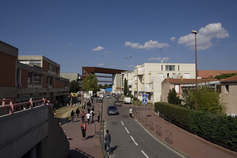 Université Toulouse-Le Mirail : entrée côté quartier Mirail