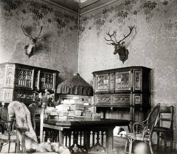 Salle à manger du château du Mirail aménagée par Eugénie Roucoule