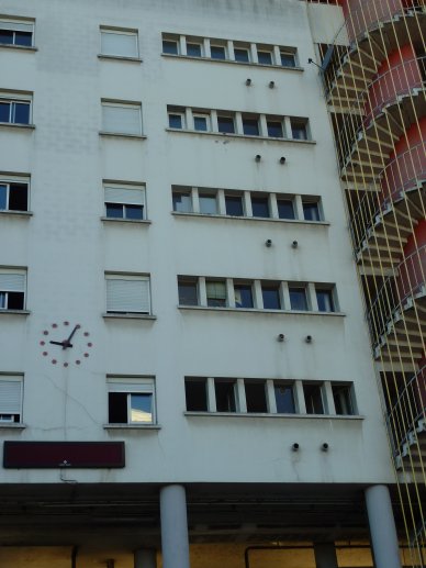 Caserne des pompiers de la Benauge à Bordeaux (façade arrière, détail)