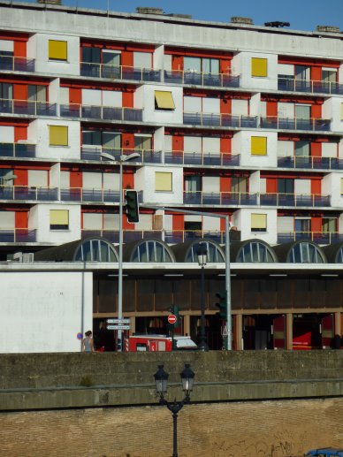 Caserne des pompiers de la Benauge à Bordeaux (façade, détail)