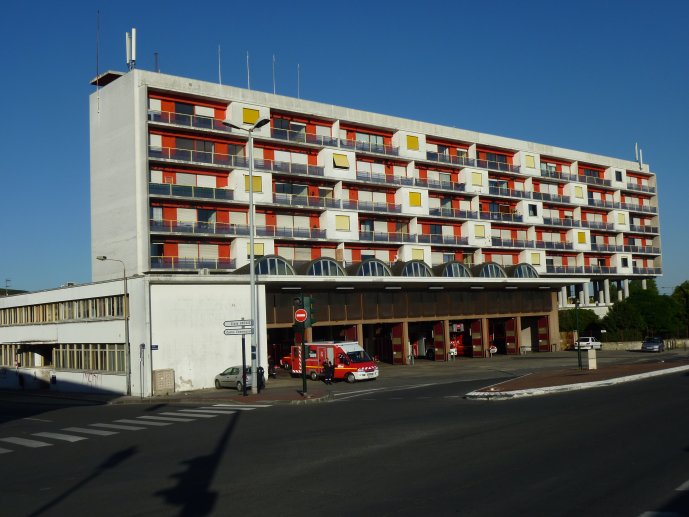 Caserne des pompiers de la Benauge à Bordeaux (façade principale)