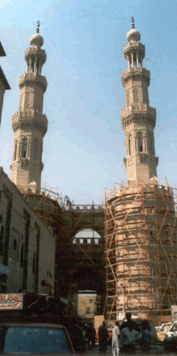 Le Caire : Porte fatimide Bab Zuweyla (restauration américaine)