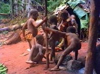 Ak 87 chant 02 femmes enfants.jpg